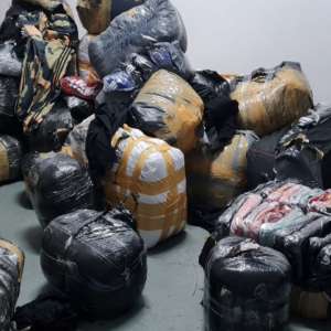 Bunuri susceptibile a fi contrafăcute, estimate la aproximativ 30.000 de euro, descoperite la P.T.F. Giurgiu