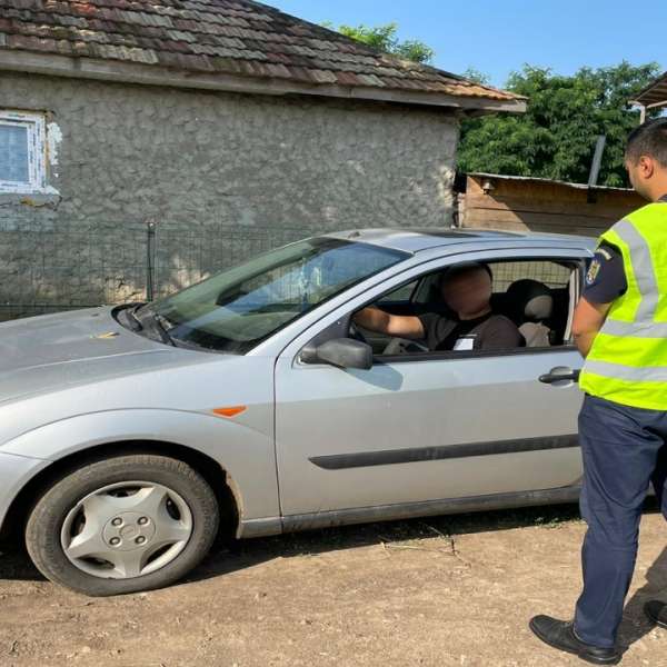 Tânăr cercetat pentru conducerea unui autovehicul fără permis