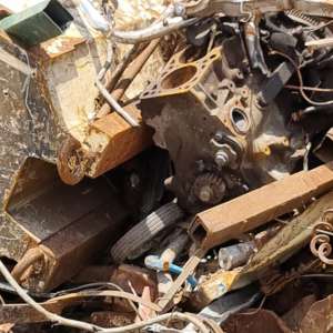 Aproximativ 2.000 de tone deșeuri din diferite materiale, transportate ilegal din Ungaria, oprite la P. T. F. Calafat Portuar