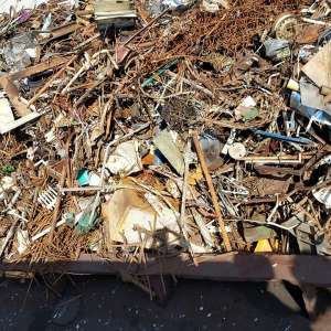 Peste o mie de tone de deșeuri din diferite materiale, transportate ilegal din Serbia, oprite la Cernavodă