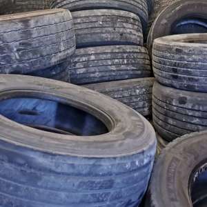 Peste 11 tone de anvelope uzate oprite la P.T.F. Bechet