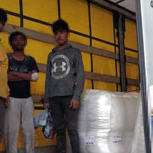 Cinci cetăţeni străini depistați de polițiștii de frontieră arădeni