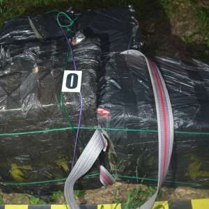 Aproximativ 11.000 pachete cu ţigări descoperite la frontiera cu Ucraina