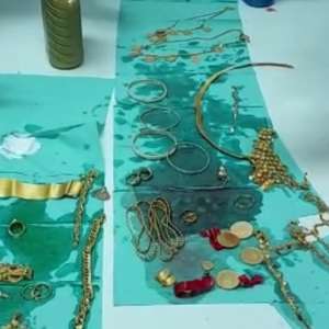 Suspectă în cazul unui furt de bijuterii în valoare de 200.000 euro, depistată de poliţiştii de frontieră vasluieni