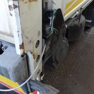 Metodă inedită de a trece ilegal frontiera de stat. Ascunderea în saci de plastic, în autocamioane