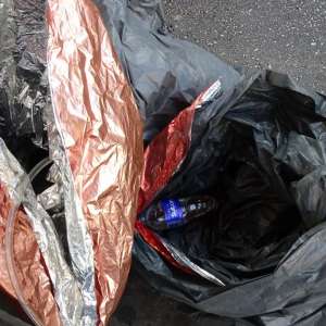 Metodă inedită de a trece ilegal frontiera de stat. Ascunderea în saci de plastic, în autocamioane