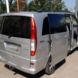 Microbuz plin cu ţigări de contrabandă, blocat în trafic de către poliţiştii de frontieră botoșăneni