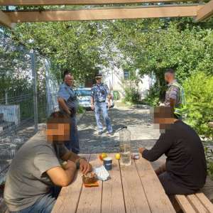 Doi cetățeni afgani depistati ascunsi într-un autocamion