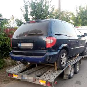 Ansamblu rutier condus fără drept oprit de poliţiştii de frontieră