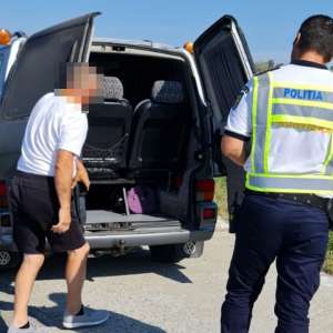 La plimbare cu maşina, băut şi fără permis de conducere