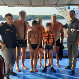 Cinci cetățeni bulgari salvați de la înec de către polițiștii de frontieră doljeni