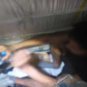 Doi cetăţeni străini depistați de poliţiştii de frontieră de la PTF Negru Vodă, ascunşi în camion