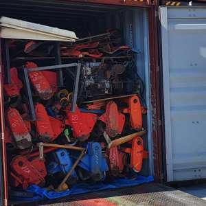 Container cu nouă tone de deșeuri din piese si dispozitive agricole, descoperit în Portul Constanţa Sud Agigea