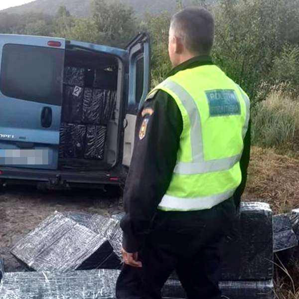 Doi sătmăreni reținuți şi aproximativ 50.000 pachete de ţigări de contrabandă, în valoare de peste 115.000 euro, confiscate