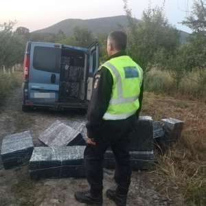 Doi sătmăreni reținuți şi aproximativ 50.000 pachete de ţigări de contrabandă, în valoare de peste 115.000 euro, confiscate