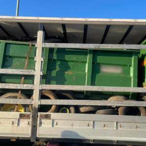 Peste  23  tone de deșeuri - piese auto și cauciucuri - depistate la P.T.F. Borș