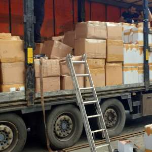 Thousands of perfumes likely to be counterfeit, worth about 2,000,000 euros, discovered in a car dealership at BCP Calarasi