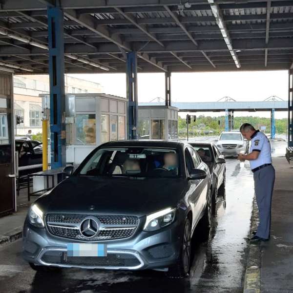 Căutată de autorităţile române pentru trafic de persoane, depistată la controlul de frontieră