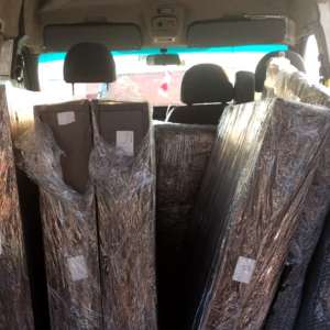 Aproximativ 9.600 pachete cu țigări, ascunse într-un microbuz, descoperite la P.T.F. Calafat