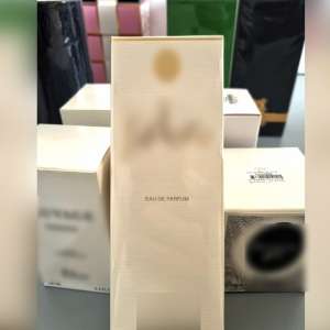 Peste 1.400 de articole vestimentare, încălțăminte și parfumuri, susceptibile a fi contrafăcute, descoperite la P.T.F. Giurgiu