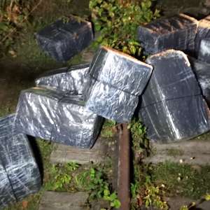 Un ucrainean reținut şi aproximativ 20.000 pachete de ţigări de contrabandă, confiscate la granița de nord