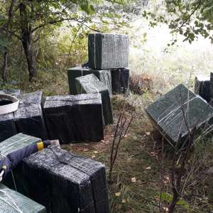 Peste 15.000 de pachete cu țigări de contrabandă depistate la frontiera de nord