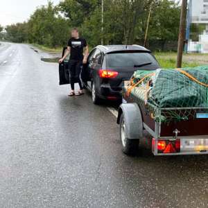 Ansamblu de vehicule condus fără drept, depistat în trafic