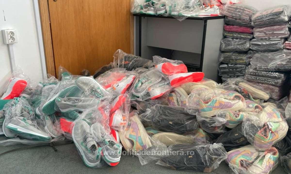 Sute de bunuri susceptibile a fi contrafăcute, descoperite în acest week-end de către polițiștii de frontieră giurgiuveni
