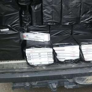 Aproximativ 12.000 pachete țigări, pesticide, motorină şi votcă descoperite în P.T.F. Siret