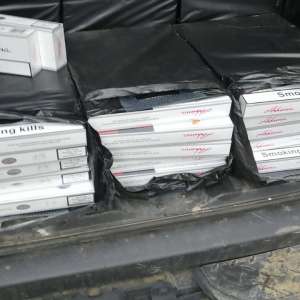 Aproximativ 12.000 pachete țigări, pesticide, motorină şi votcă descoperite în P.T.F. Siret