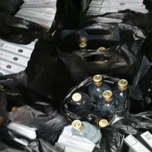 Aproximativ 12.000 pachete țigări, pesticide, motorină şi votcă descoperite în P.T.F. Siret