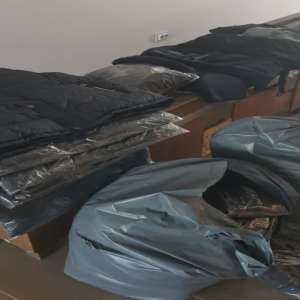 Bunuri susceptibile a fi contrafăcute în valoare de peste 12.600 lei, confiscate la P.T.F. Vama Veche