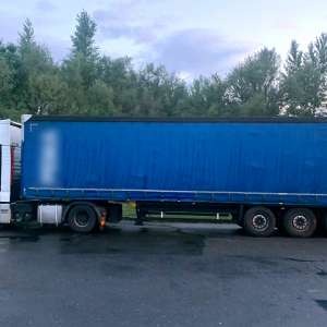 Peste 16 tone de deșeuri, constând în îmbrăcăminte uzată, depistate la P.T.F. Borș