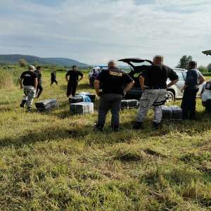 Acţiuni “în forţa” la graniţa cu Ucraina pentru combaterea contrabandei de ţigări. Aproximativ 37.000 de pachete cu țigări de contrabandă confiscate, în 24 de ore