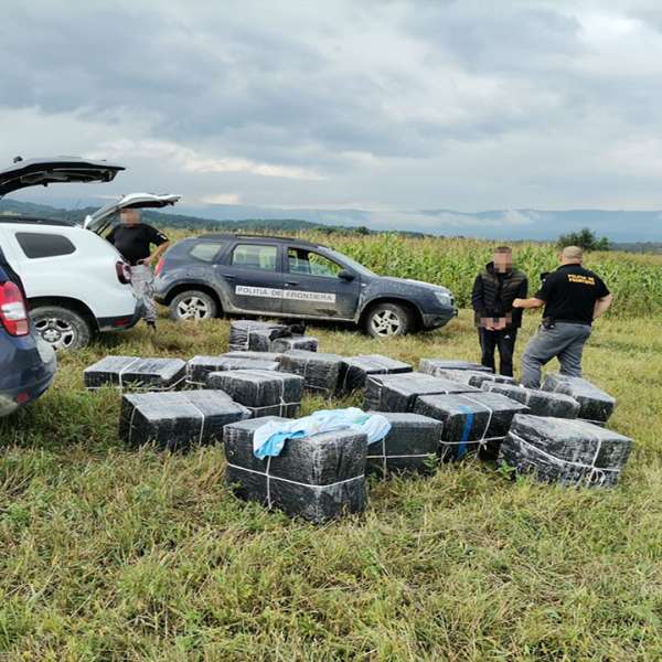 Acţiuni “în forţa” la graniţa cu Ucraina pentru combaterea contrabandei de ţigări. Aproximativ 37.000 de pachete cu țigări de contrabandă confiscate, în 24 de ore