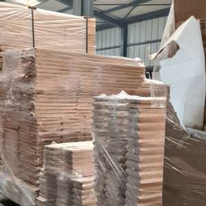 Sicrie în valoare de aproximativ 200.000 lei, introduse în țară prin folosirea de acte nereale, depistate în Portul Constanța