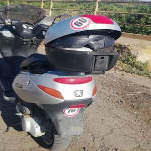 Conducători de vehicule fără permise de conducere, depistaţi la controlul de frontieră