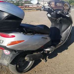 Conducători de vehicule fără permise de conducere, depistaţi la controlul de frontieră