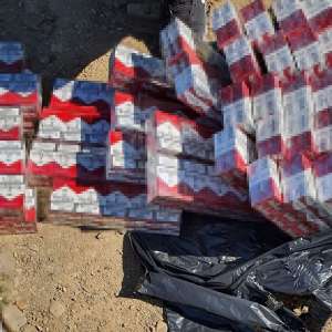 Ţigări confiscate dintr-un autoturism oprit în trafic de poliţiştii de frontieră suceveni