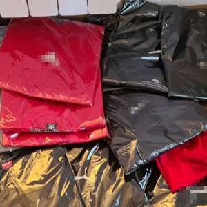 Bunuri susceptibile a fi contrafăcute în valoare de peste 18.000 lei, confiscate la P.T.F. Vama Veche