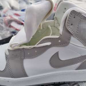 Bunuri susceptibile a fi contrafăcute, descoperite la P.T.F. Giurgiu