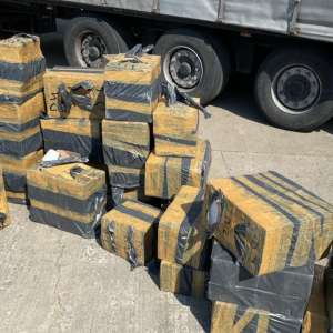 Bunuri în valoare de 350.000 lei,  susceptibile a fi contrafăcute,  descoperite la PTF Giurgiu