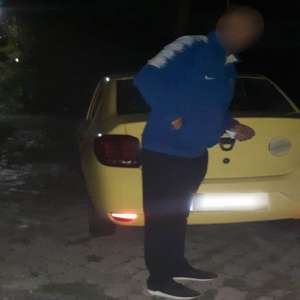Taximetrist depistat în zona de competență la volanul unui autoturism deşi avea persmisul de conducere suspendat