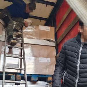 Cetăţeni străini, depistați ascunşi în automarfare la P.T.F. Vărşand și Borș