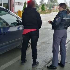 Căutată de autorităţile germane pentru furt din magazine, depistată la controlul de frontieră