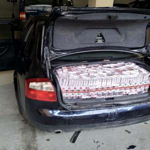 Aproximativ 10.000 pachete țigări confiscate la graniţa cu Ucraina