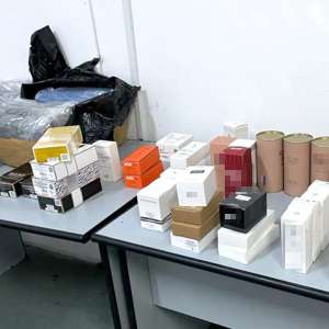 Sute de produse susceptibile a fi contrafăcute, achiziționate din Turcia, descoperite în trei autocare la P.T.F. Giurgiu