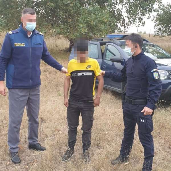 Un cetățean străin, ascuns în vegetația din proximitatea P.T.F. Giurgiu, oprit din drumul ilegal către Germania