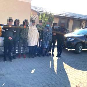 Zece persoane depistate la frontiera cu Serbia