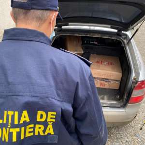Cărăuşi de ţigări de contrabandă opriţi în trafic de poliţiştii de frontieră